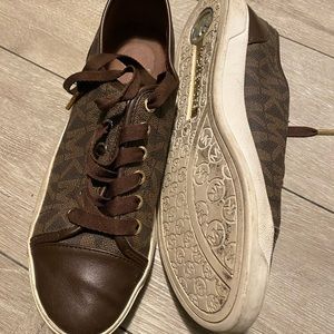 Michael Kors Sneakers.